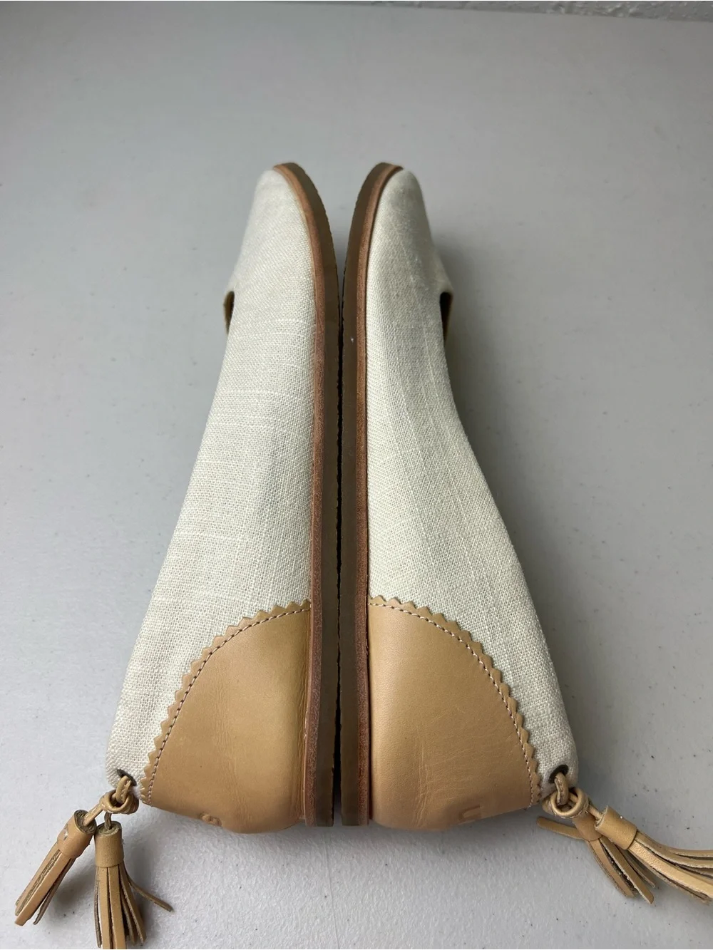Ugg Mesa Tassel Cream Size 9.5 Flats Flat Shoes